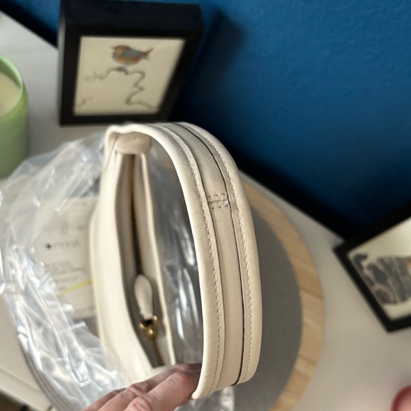 COACH NWT limited re-edition โThe Curve Zip Bagโ glove tanned leather, dust bag - Picture 9 of 17